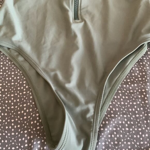 Mint Green One-Piece Swimsuit With Front Zipper Detail Nylon/Spandex Blend For W - Picture 4 of 8